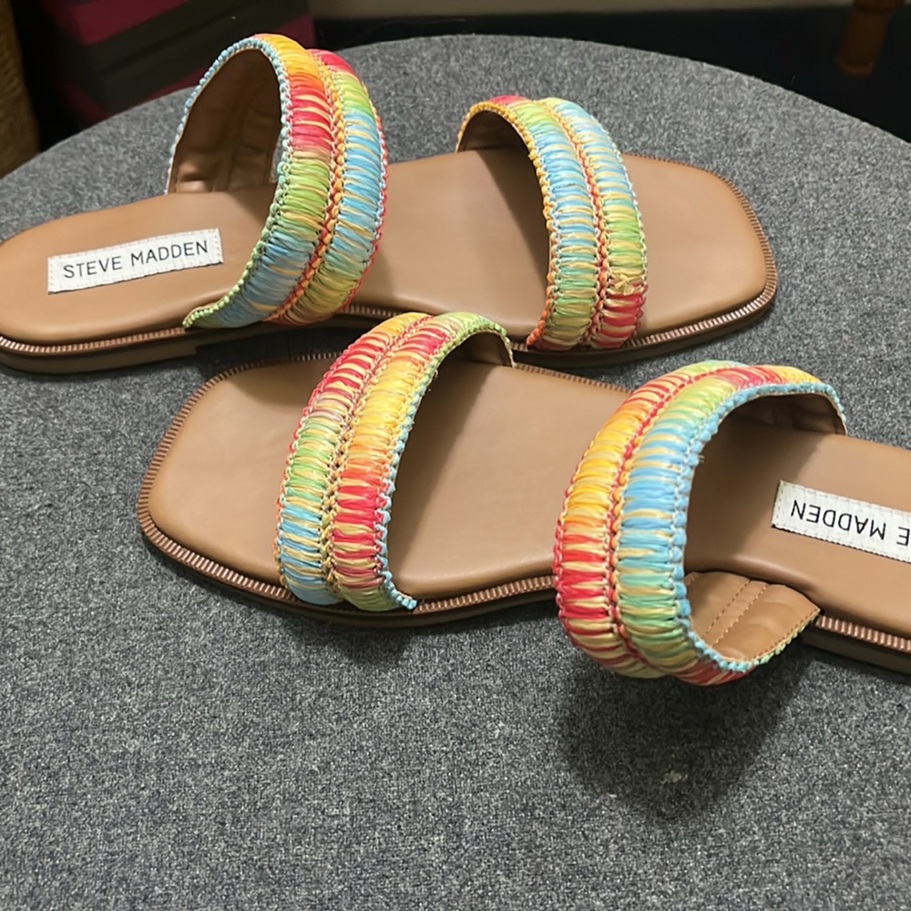 Fun, colorful NEVER WORN Steve Madden size 8 sandals.